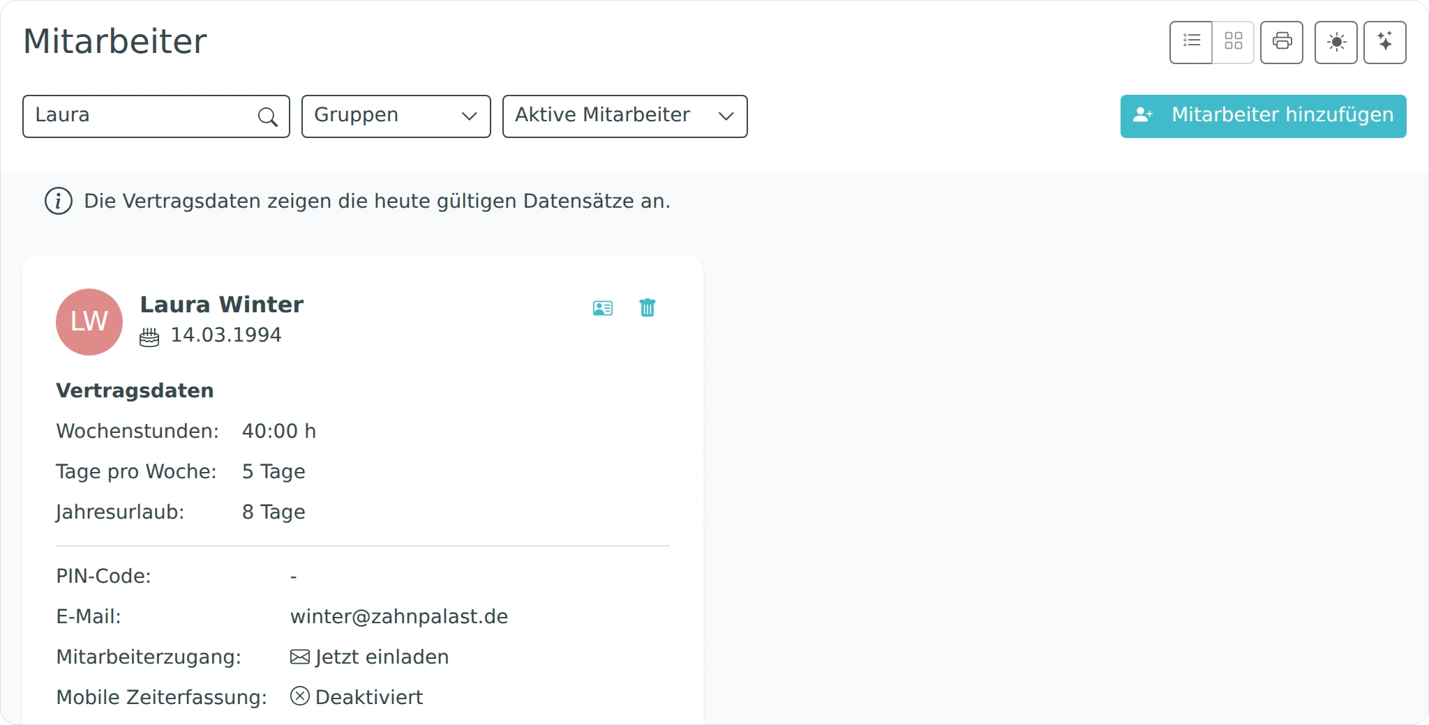 Mitarbeiterübersicht in der Kachelansicht